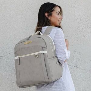 🤍 Petunia Pickle Bottom Provisions Breast Pump Backpack Diaper Bag Grey